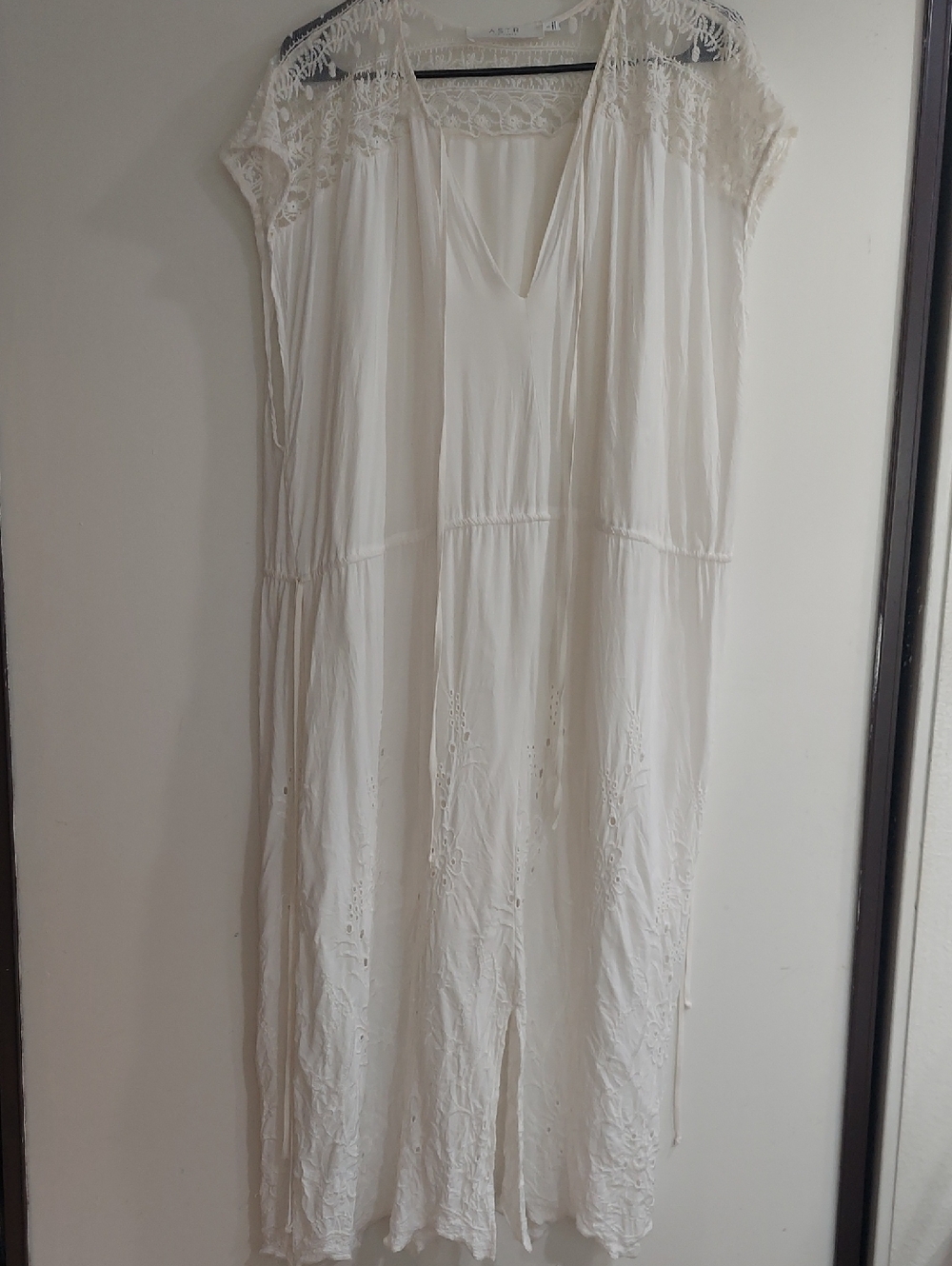 Astr Cream Lace Overlay Dress